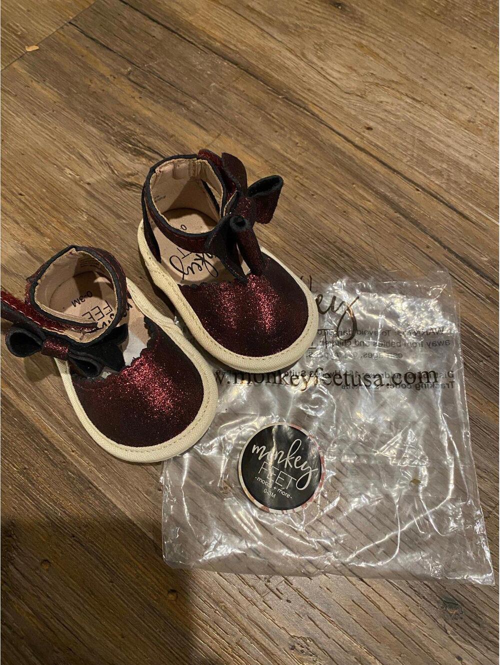 NEW Monkey Feet Red Sparkle Christmas Holiday Shoes Infant Sz 0-3m